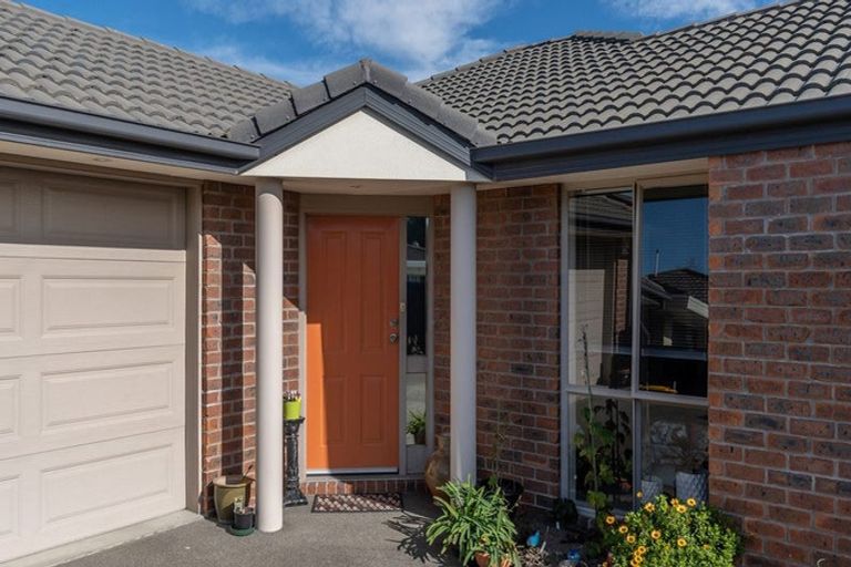 Photo of property in 102a Prestons Road, Redwood, Christchurch, 8051