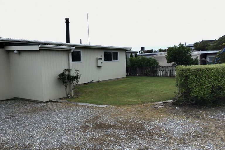 Photo of property in 21 Johnston Crescent, Haast, 7886