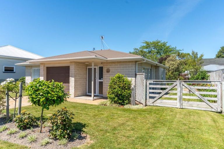 Photo of property in 4 Seddon Street, Carterton, 5713