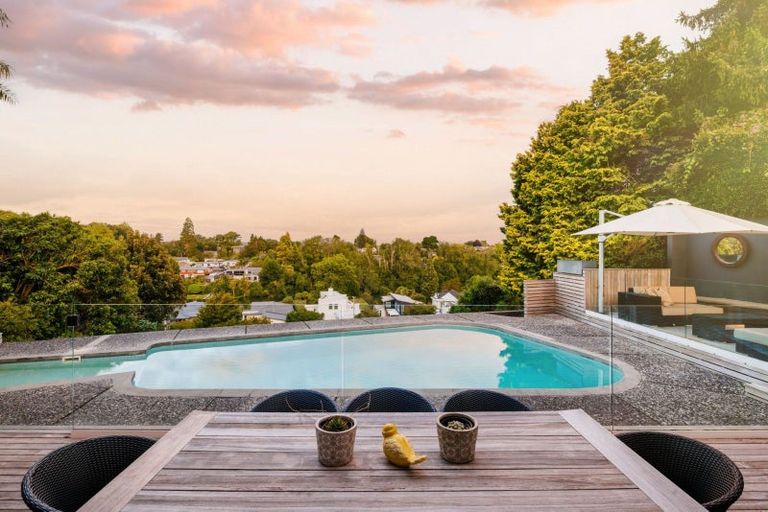 Photo of property in 42 Beerescourt Road, Beerescourt, Hamilton, 3200