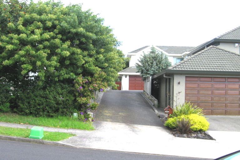 Photo of property in 2/19 Simmental Crescent, Somerville, Auckland, 2014