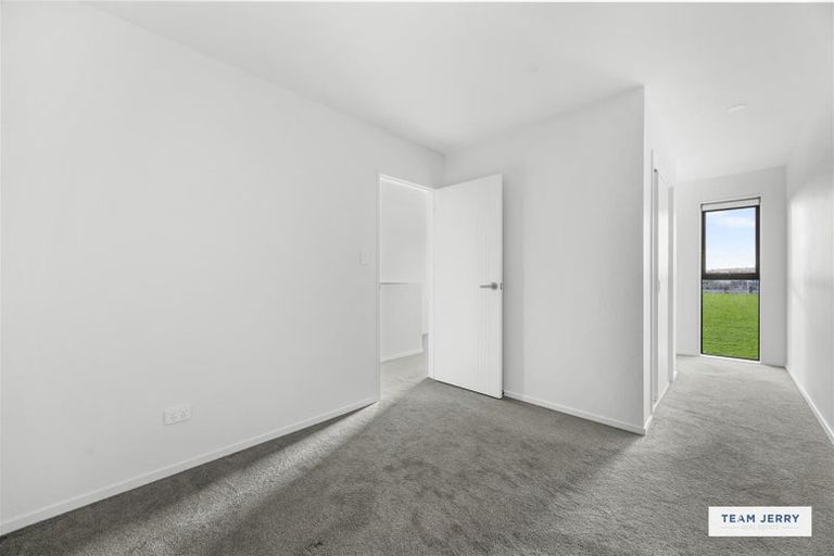 Photo of property in 63 Whare Kauri Road, Papakura, 2110