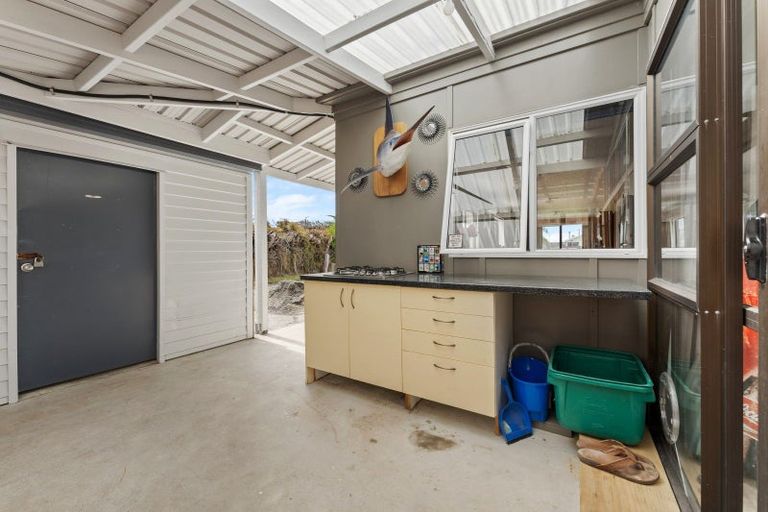 Photo of property in 5 Linklater Avenue, Foxton Beach, Foxton, 4815