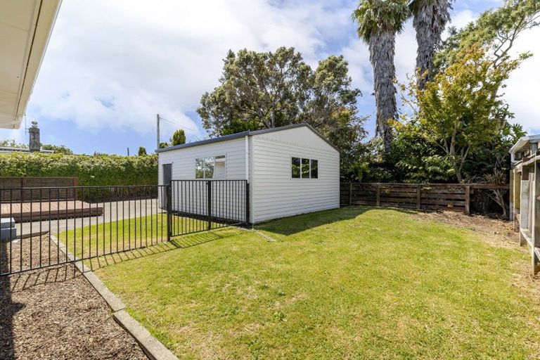 Photo of property in 136a Seaview Road, Westown, New Plymouth, 4310