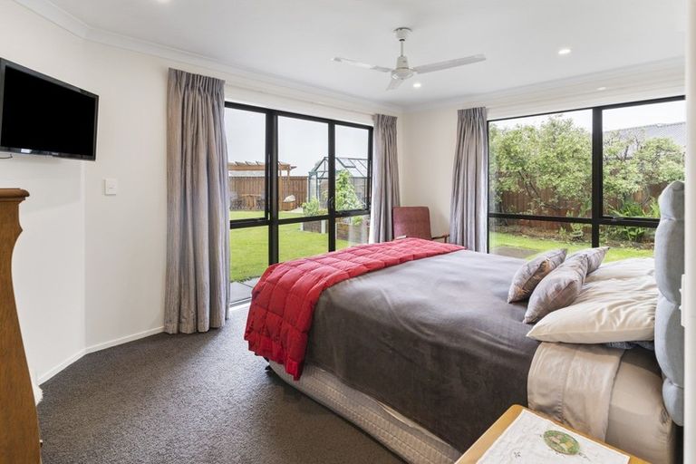 Photo of property in 18 Feist Street, Carterton, 5713