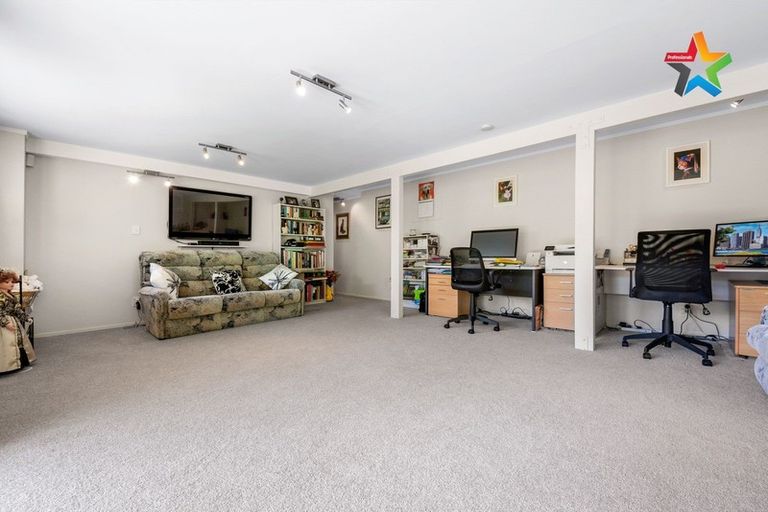 Photo of property in 3a Panorama Grove, Harbour View, Lower Hutt, 5010