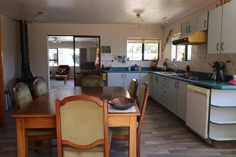 Photo of property in 57 Wikitoria Road, Putiki, Whanganui, 4501