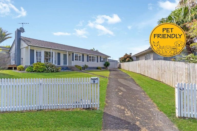 Photo of property in 9 Towra Place, Botany Downs, Auckland, 2010