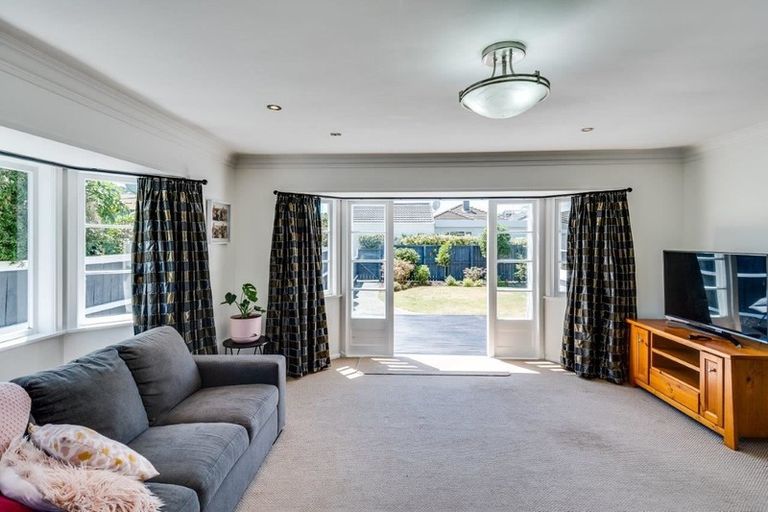 Photo of property in 18 Anderson Road, Taradale, Napier, 4112