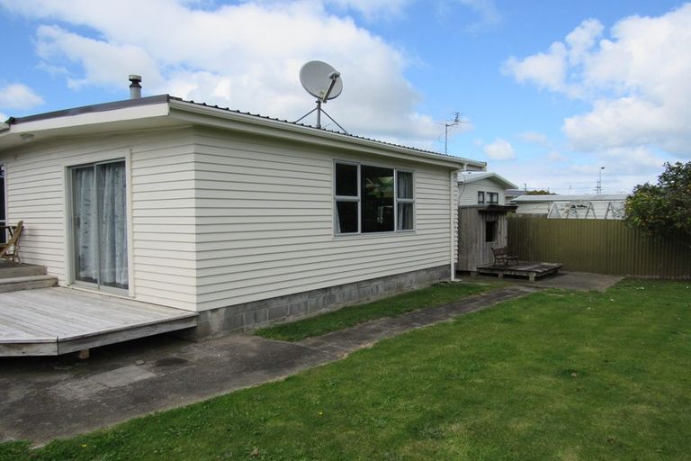 Photo of property in 74 Reid Avenue, Hawera, 4610