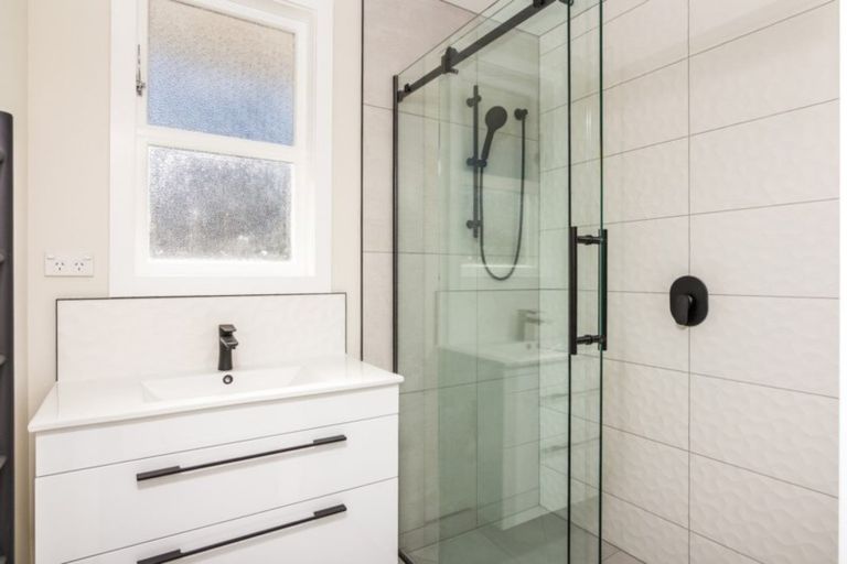 Photo of property in 1 Noble Street, Waiuku, 2123