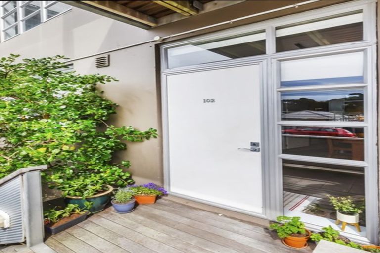 Photo of property in Vespa Apartments, 102/20 Hanson Street, Mount Cook, Wellington, 6021