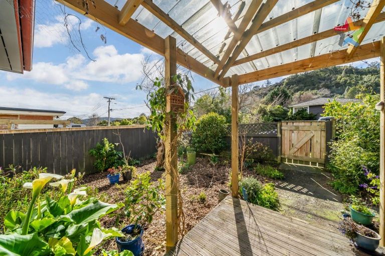 Photo of property in 94 Horoeka Street, Stokes Valley, Lower Hutt, 5019