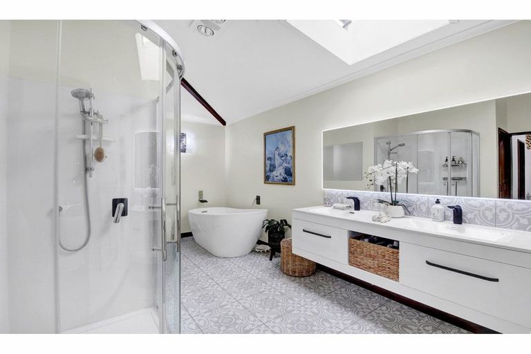 Photo of property in 37 Chinnerys Road, Woodend, 7610