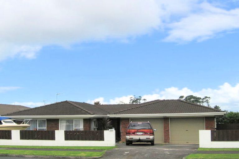 Photo of property in 52 Prince Regent Drive, Half Moon Bay, Auckland, 2012