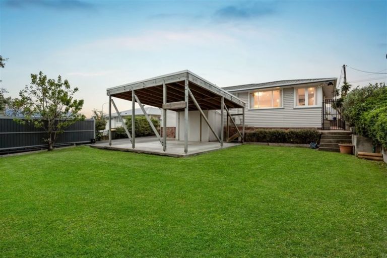 Photo of property in 1/23 Sunnynook Road, Forrest Hill, Auckland, 0620