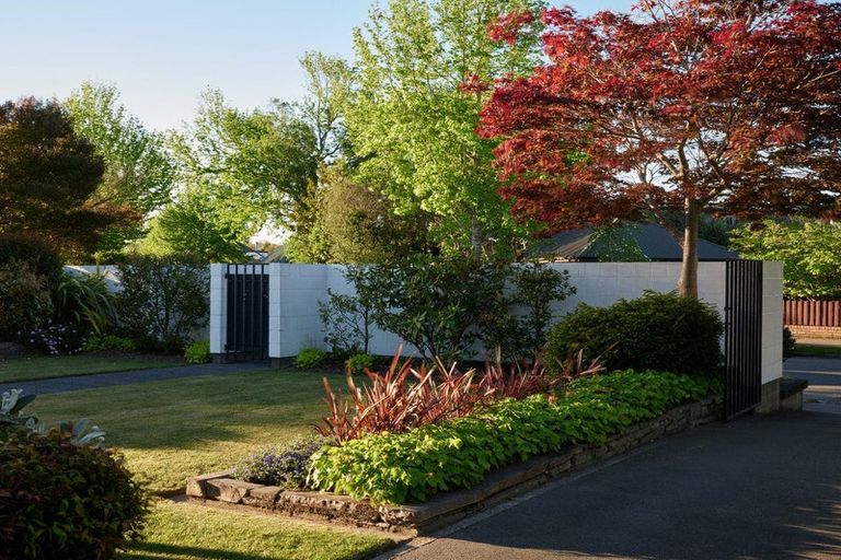 Photo of property in 39 Westburn Terrace, Burnside, Christchurch, 8041