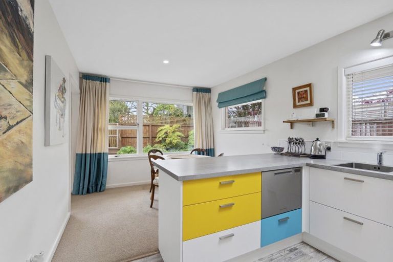 Photo of property in 2/15 Knowles Street, St Albans, Christchurch, 8052