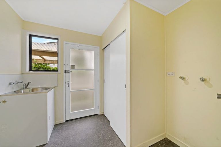Photo of property in 64 Sunvue Road, Glen Eden, Auckland, 0602