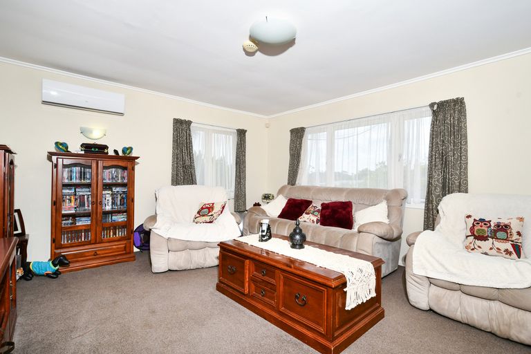 Photo of property in 50 Savoy Road, Glen Eden, Auckland, 0602