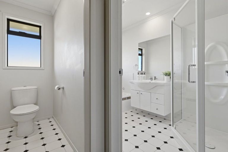 Photo of property in 12 Contour Avenue, Pyes Pa, Tauranga, 3112