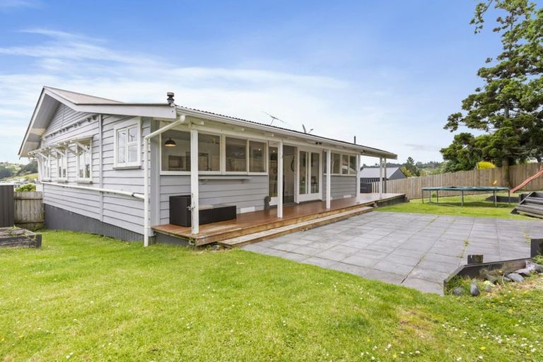 Photo of property in 18 Penton Road, Stanmore Bay, Whangaparaoa, 0932