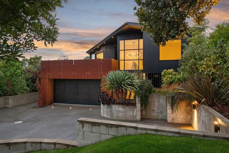 Photo of property in 272 Cannon Hill Crescent, Mount Pleasant, Christchurch, 8081