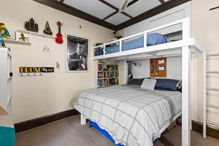 Photo of property in 32 Seapoint Road, Bluff Hill, Napier, 4110