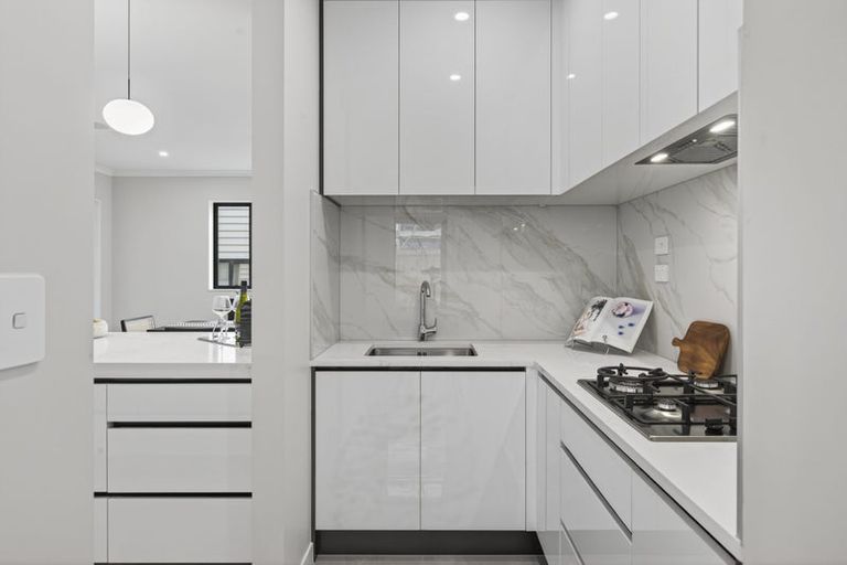 Photo of property in 2 Ballyalton Crescent, Flat Bush, 2019