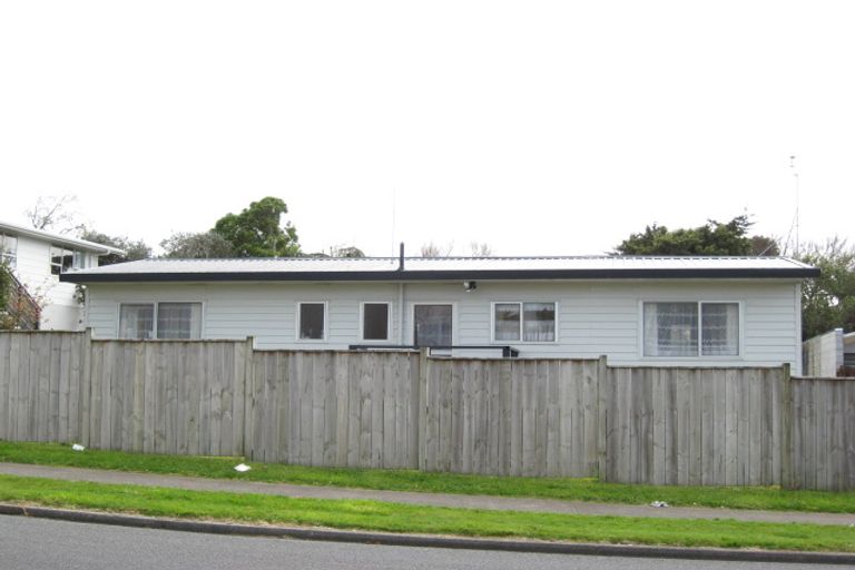 Photo of property in 15 Camellia Avenue, Bell Block, New Plymouth, 4312