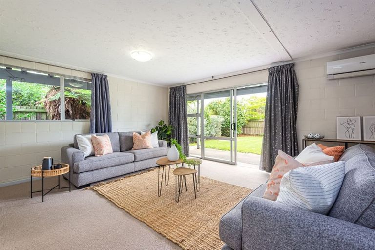 Photo of property in 6 Jenkins Avenue, Redwood, Christchurch, 8051