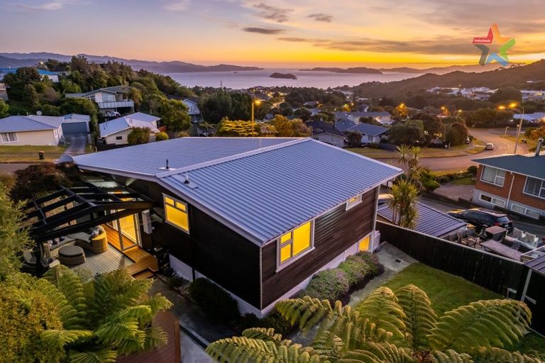 Photo of property in 239 Dowse Drive, Maungaraki, Lower Hutt, 5010