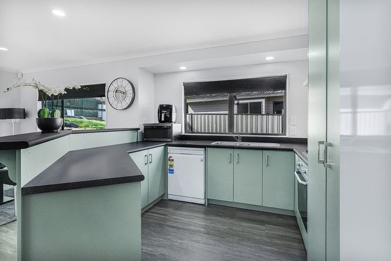 Photo of property in 8 Caulfield Place, Nawton, Hamilton, 3200