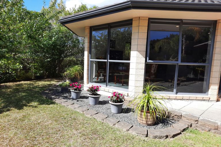 Photo of property in 28 Halyard Loop, Haruru, 0204