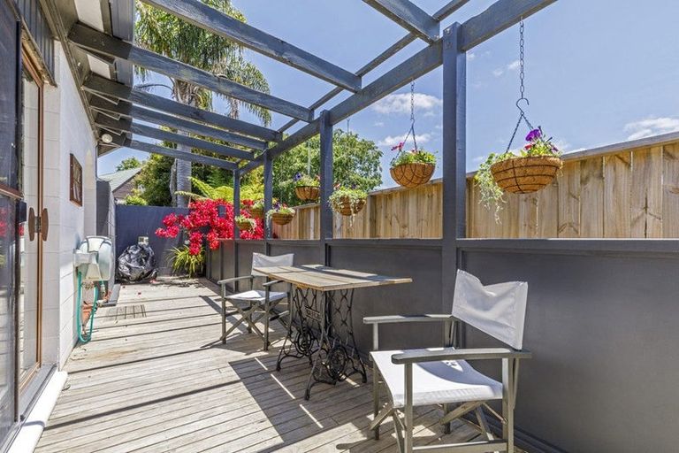 Photo of property in 1/6 Bronwyn Place, Torbay, Auckland, 0630