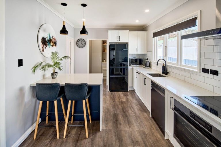 Photo of property in 3 Montgomery Crescent, Clouston Park, Upper Hutt, 5018