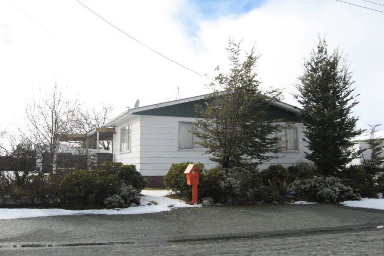 Photo of property in 19 Falstone Crescent, Twizel, 7901