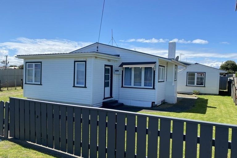 Photo of property in 10 Cornfoot Street, Castlecliff, Whanganui, 4501