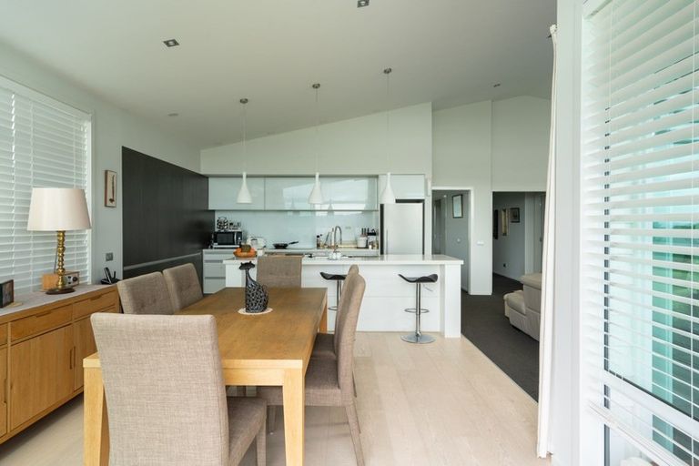 Photo of property in 13 Pukenamu Road, Rainbow Point, Taupo, 3330