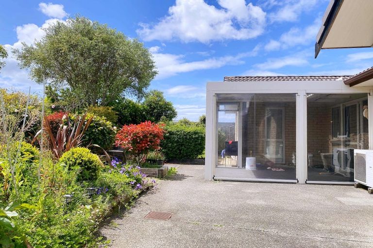 Photo of property in 66 Fairview Avenue, Fairview Heights, Auckland, 0632