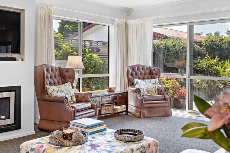 Photo of property in 11a Humphries Street, Greytown, 5712