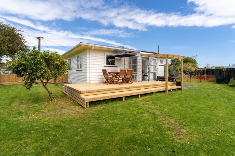 Photo of property in 9 Iti Street, Otaki, 5512