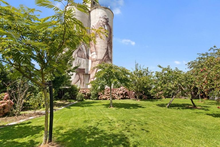 Photo of property in 85 Shearman Street, Waimate, 7924