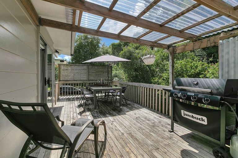 Photo of property in 10 Regency Place, Sunnynook, Auckland, 0632