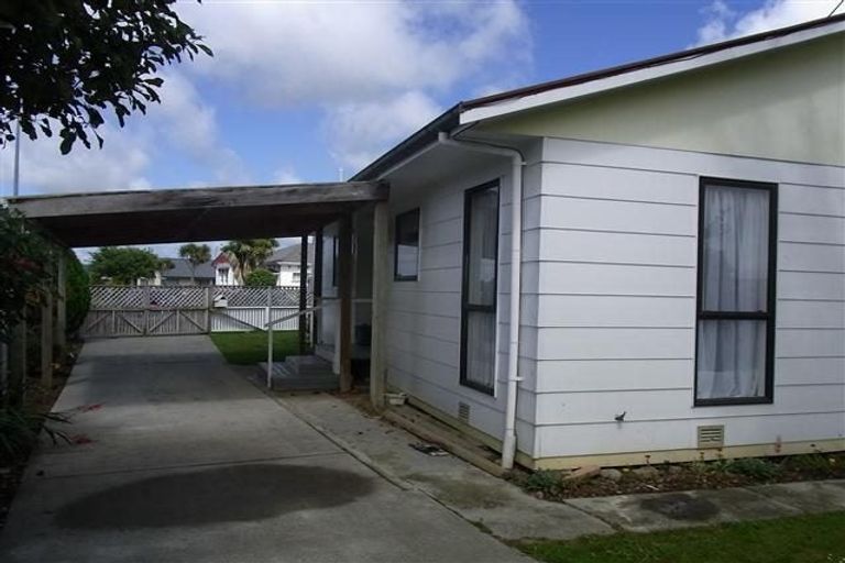 Photo of property in 14 Dellys Grove, Levin, 5510