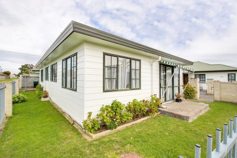 Photo of property in 1/2 Spriggs Crescent, Greenmeadows, Napier, 4112