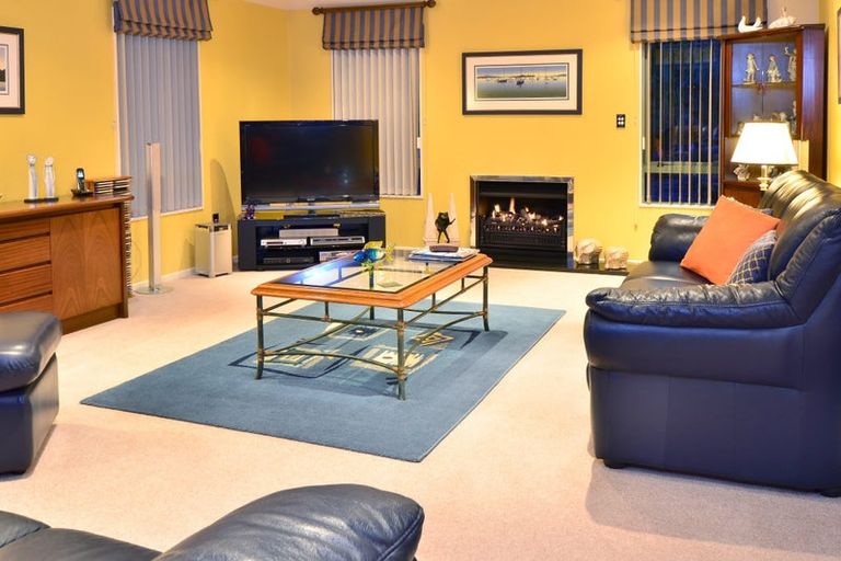 Photo of property in 60 Voyager Drive, Gulf Harbour, Whangaparaoa, 0930