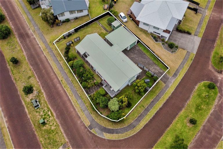 Photo of property in 37 Jubilee Drive, Pauanui, Hikuai, 3579