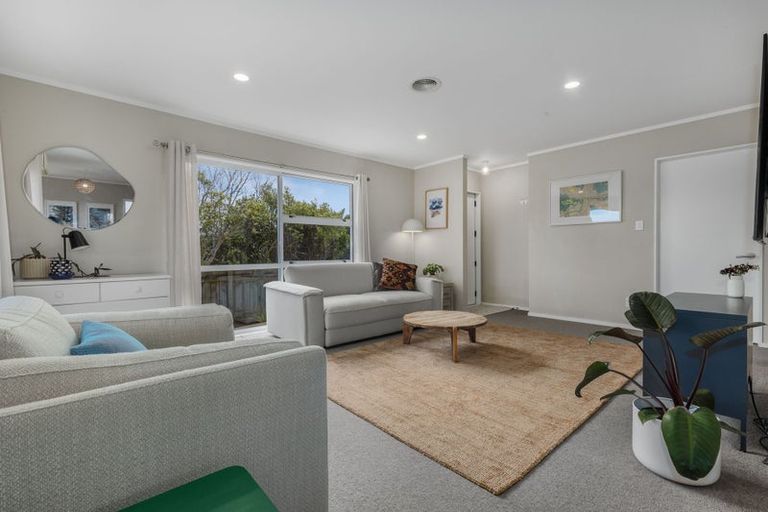 Photo of property in 73 Langdale Avenue, Paraparaumu, 5032