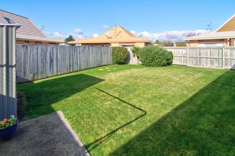 Photo of property in Holdsworth Villas, 62/2 William Donald Drive, Solway, Masterton, 5810